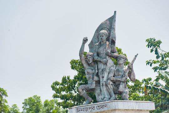 A statue Torone.