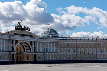 Fototapeta na wymiar Facade of the General staff, a picturesque landmark in Saint Petersburg, Russia.