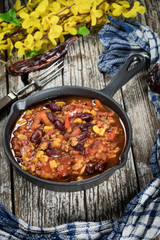 Hot chili con carne.