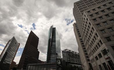 Fototapeta premium Berlin; Hochhaus-Ensemble am Potsdamer Platz