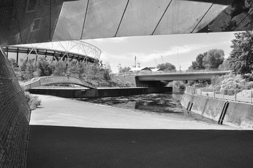Widok na stadion , most i kanal , London © Adam