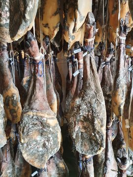 bodega de jamones ib&eacute;ricos