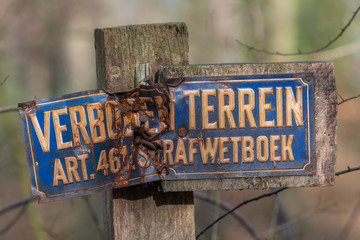 Sign forbidden entry in Dutch language