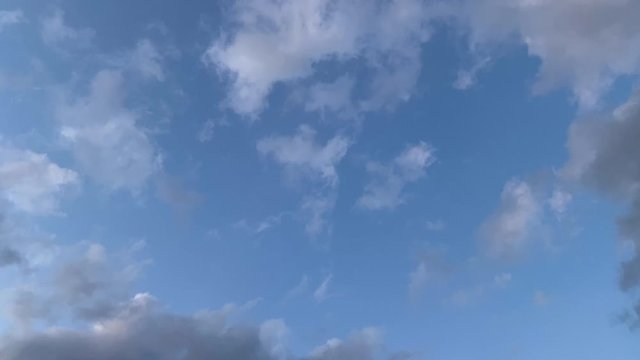千切れ雲」の写真素材 | 2,173件の無料イラスト画像 | Adobe Stock