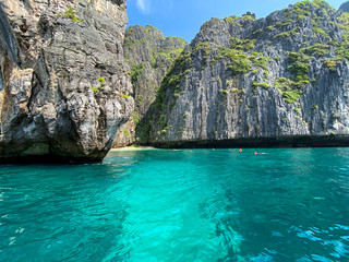 Fototapeta na wymiar Maya Bay, Phi Phi Islands, Krabi, Thailand.