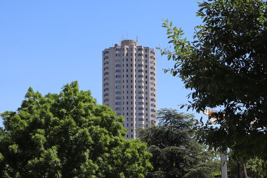 La tour panoramique de La Duch&egrave;re construite au 20 &egrave;me si&egrave;cle  dans le quartier de la Duch&egrave;re &agrave; Lyon - Ville de Lyon - 9 &egrave;me arrondissement - D&eacute;partement du Rh&ocirc;ne - France