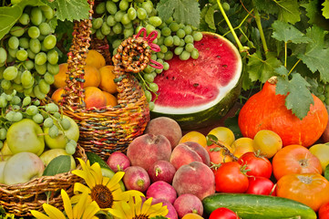     A lot of vegetables and fruits are laid out on the table 