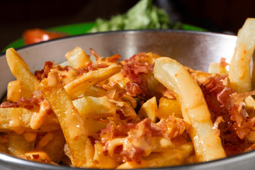 pofrench fries with cheddar