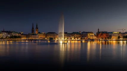 Nachtansicht von Hamburg © Jonas Weinitschke