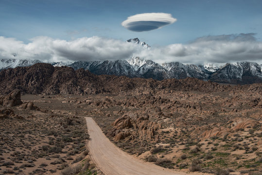 Desert Boulders in the Alabama Hills in front of contiguous Amer