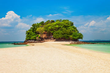 Fototapeta na wymiar Clear water beach in Thailand