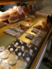 traditional Italian desserts and pasteries