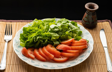 ORGANIC LETTUCE AND TOMATO SALAD