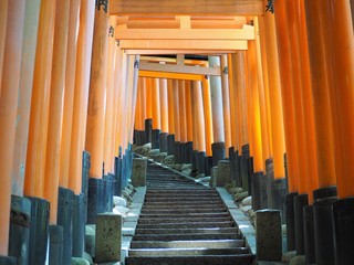 伏見稲荷大社の千本鳥居（日本京都府）