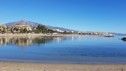 Fototapeta na wymiar La costa Mediterránea