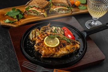 チキンの香草焼き　 Herb grill of the chicken