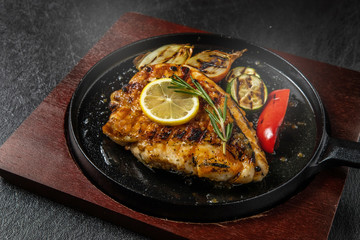 チキンの香草焼き　 Herb grill of the chicken