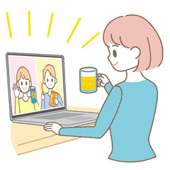 楽しくオンライン飲み会をする女性　A woman having a fun online drinking party