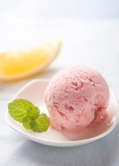 strawberry ice cream