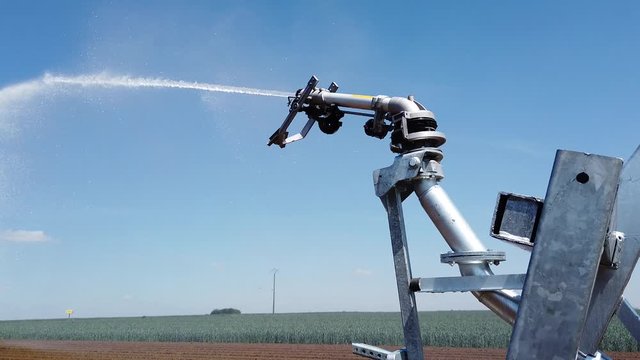 arrosage eau secheresse agriculture terre plan&egrave;te
