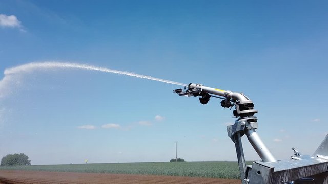 arrosage eau secheresse agriculture terre plan&egrave;te