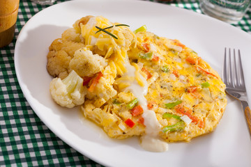Omelet with cauliflower for breakfast