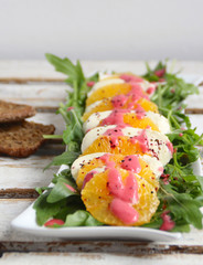 Orange-Mozzarella-Salat mit Himbeerdressing