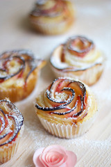 Apfelrosen-Muffins