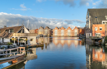 Miasto Hoorn w Holandii Północnej położone nad jeziorem Markermeer. - obrazy, fototapety, plakaty