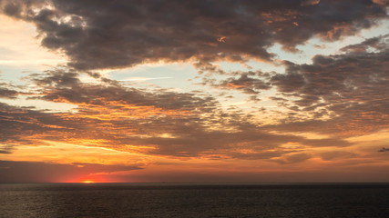Fototapeta premium Sunrise over the Ocean