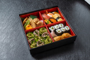 すし弁当　Food of good holiday making lunch box