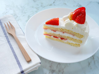Strawberry cream cake