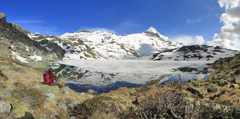 Il pizzo Scalino si specchia nei laghi di Campagneda, Valmalenco