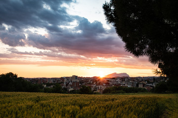 Atardecer  en la ciudad
