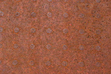 rostige Bodenplatte mit Kreismuster