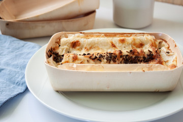 Canelonni with bechamel sauce