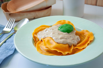 italian ravioli capelli