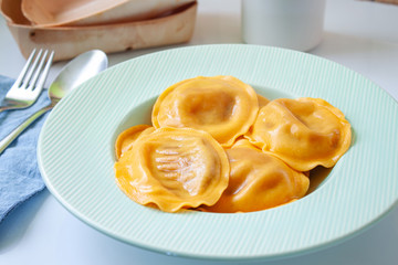 italian ravioli capelli