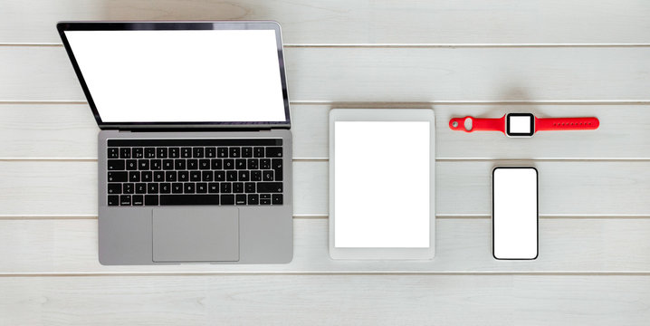 Technology devices with responsive web designs on the screens