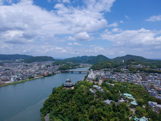 Naklejka premium 航空撮影した犬山城の風景
