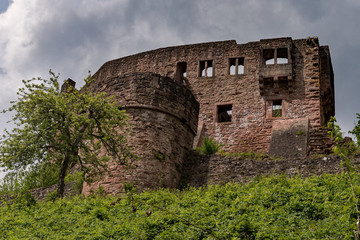 Ruine der Burg Freienstein in Gammelsbach, Oberzent im Odenwald, Hessen, Deutschland