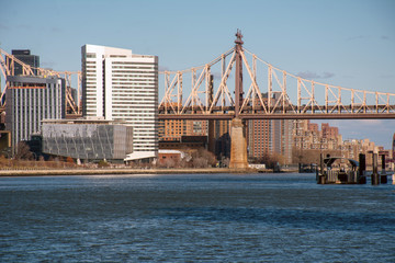 brooklyn bridge and manhattan skyline
