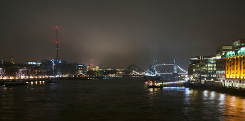 Fototapeta na wymiar Tower bridge in the night alone