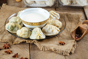 Central Asian dish steamed dumplings manti 