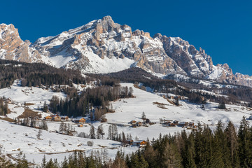 Fototapeta na wymiar Skiregion Alta Badia, La Villa, Südtirol, Alto Adige, Dolomiten, Italien, Europa