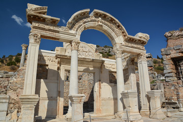 Obraz premium Temple of Hadrian in Ephesus ancient city, Selcuk, Turkey