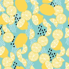 Behang Citroen Fruit naadloos patroon, citroenen met tropische bladeren en abstracte elementen op lichtblauwe achtergrond. Zomers levendig ontwerp. Exotisch tropisch fruit. Kleurrijke vectorillustratie
