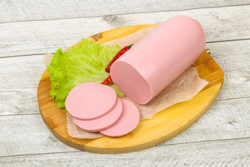 Sliced pork sausage © Andrei Starostin