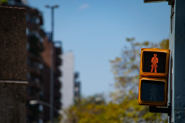 la inclusión comienza desde aquí, en los pequeños detalles del semáforo