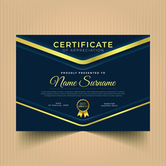 Elegant certificate of achievement template 